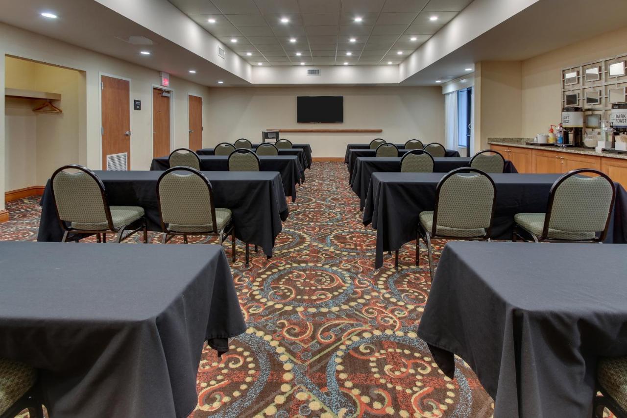 Hampton Inn Indianapolis/Carmel Bagian luar foto